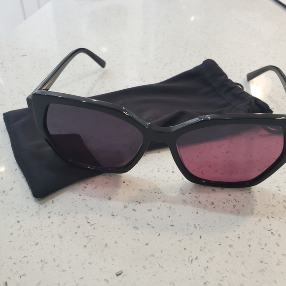 Diff Eyewear Black Sunglasses with Rose Lenses main image 4